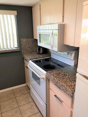 The Bird's Nest Vacation Rentals: 403 Gulf Dr S, Bradenton Beach, FL 34217